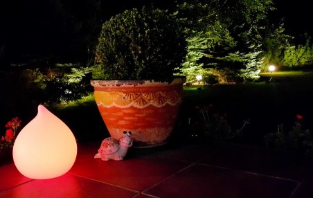 Przenośna, indukcyjna lampa ogrodowa LED BelGiardino - okrągła kropelka. Różne funkcje i kolory